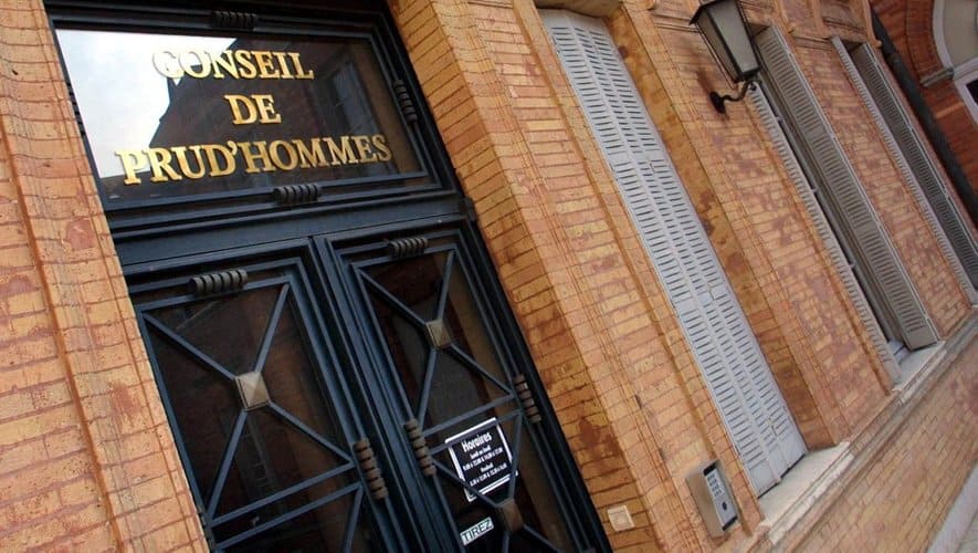 Un Conseil de Prud'hommes. Le lieu pour une demande d'indemnités de licenciement maintenant plafonnées